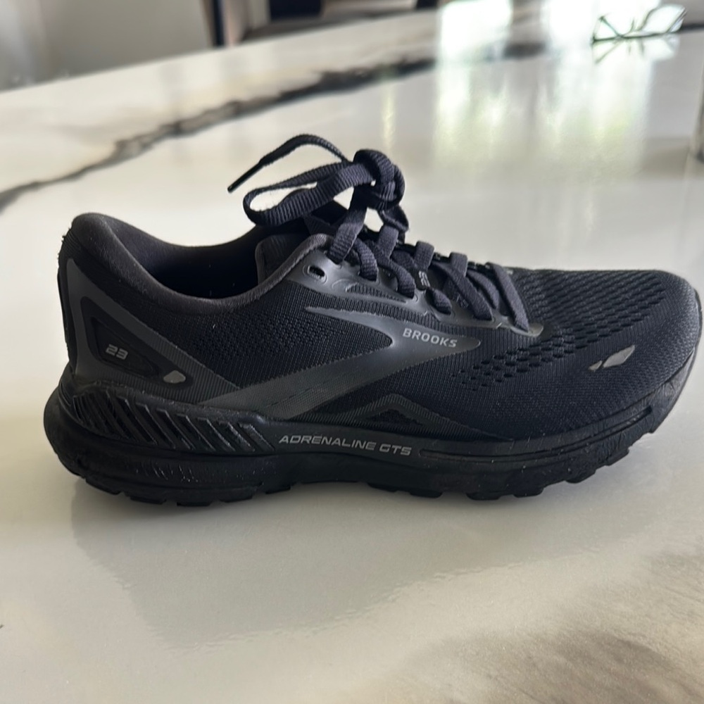 Brooks Adrenaline GTS Black Running Shoe